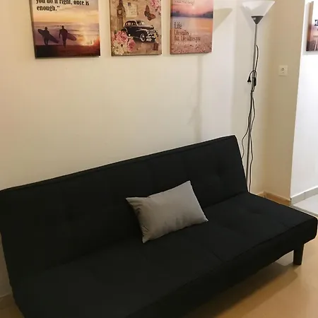 Amazing 9 Minutes Walk From Center *