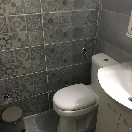 Amazing 9 Minutes Walk From Center